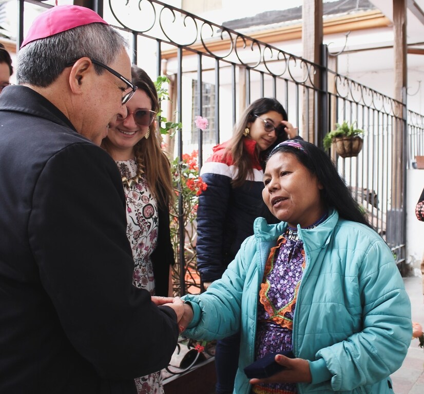 El record de la Modesta salta l'oceà i a Colòmbia Sant'Egidio celebra amb l'arquebisbe de Bogotà l'acte de record dels que moren pobres i sense casa
